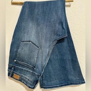 Judy Blue High Rise Trouser Flare Jeans
